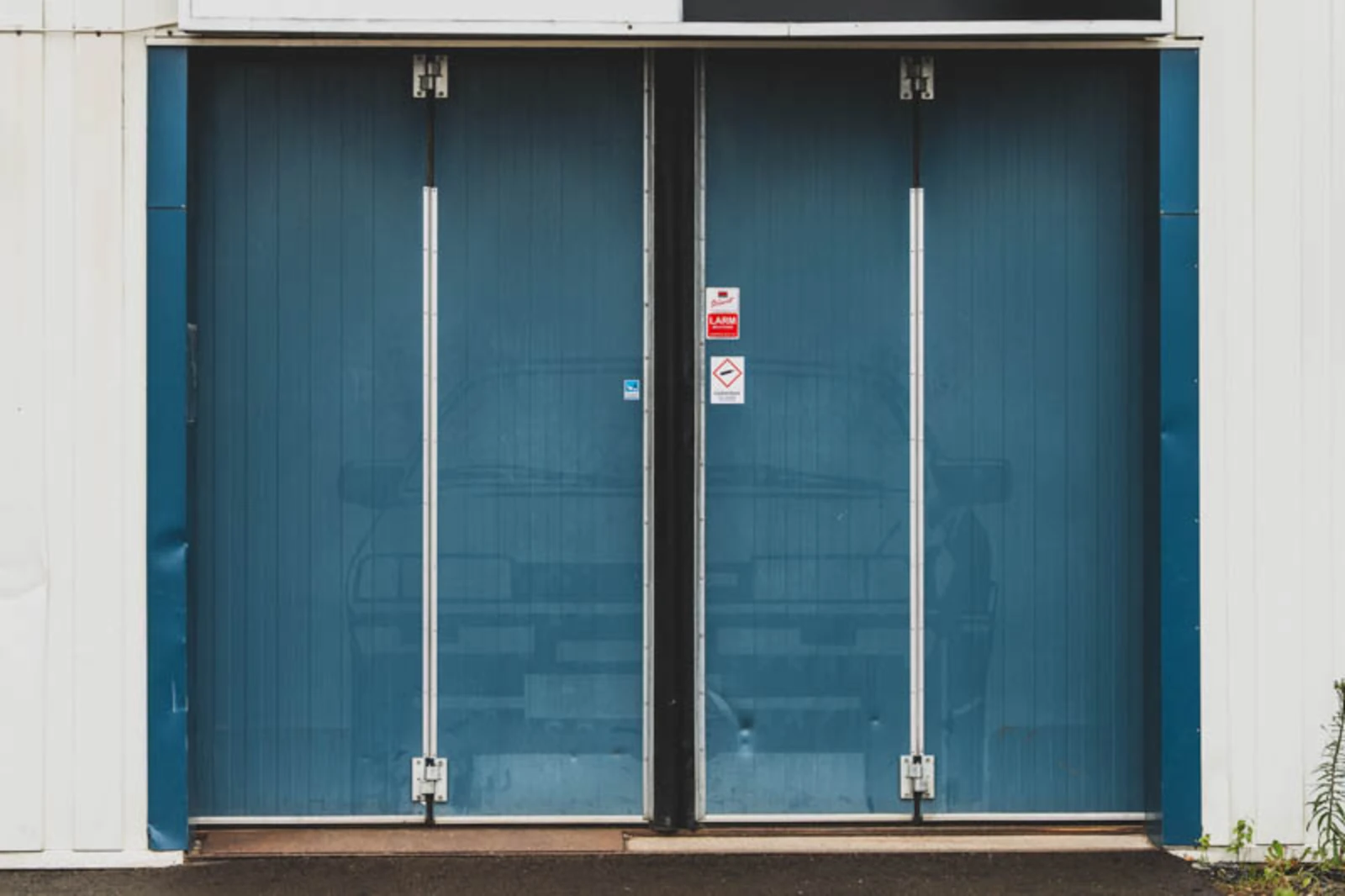 Om porten används mycket behöver den vara driftsäker för att inte hindra verksamheten