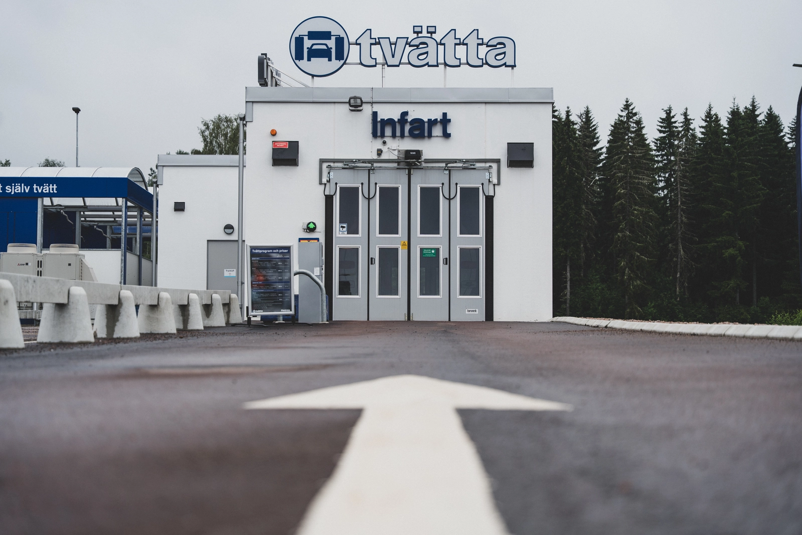 En tvätthallsport som har ytbehandling som ger den ökat rostskydd.