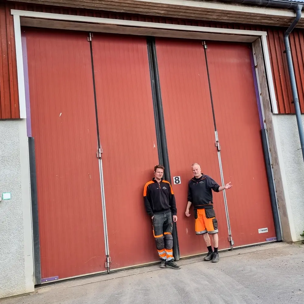 Bruno Bergmar at Bjälbo Trädgård chose a Q-Door folding door from Torverk because it offers excellent insulation and can take a beating.