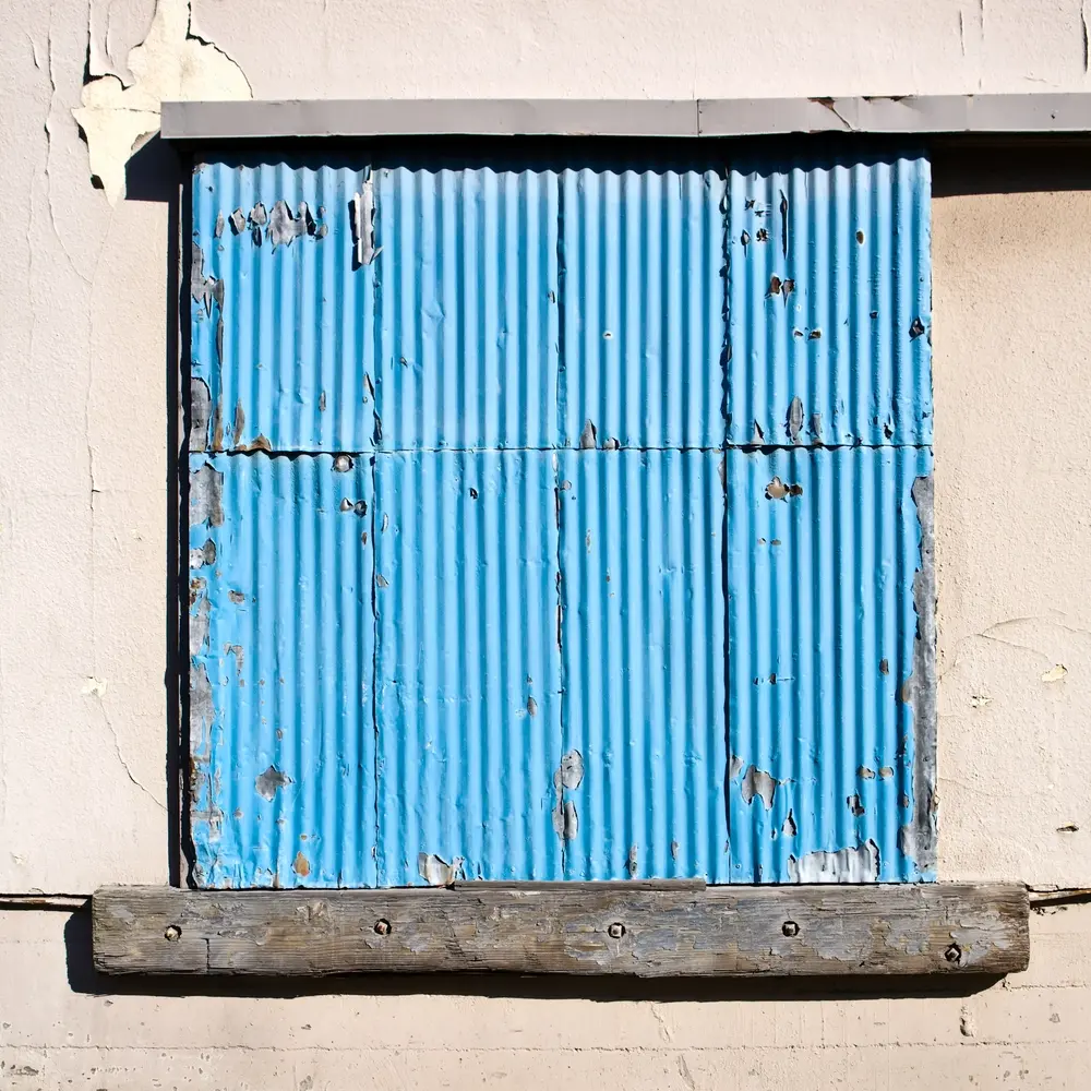 A worn-out old door that’s no efficient transport solution