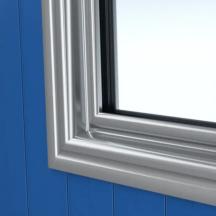 The windows in Torverk’s folding doors feature gas-insulated glazing and thermally broken frames.