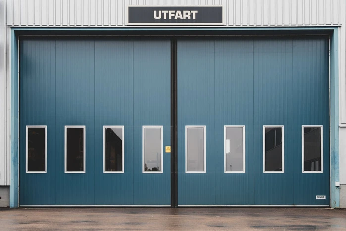 Skjutport, Torverk Q-Door SX, monterad i en virkesbutik.
